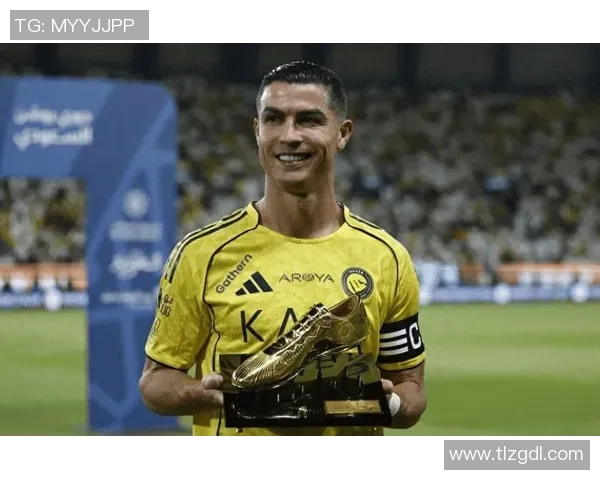 足球明星C罗的薪水揭秘:他在职业生涯中赚取了多少财富与荣誉