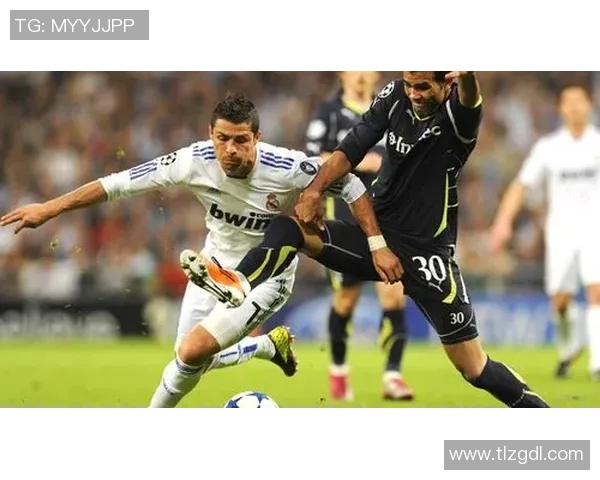 足球明星亲自驾驶私人飞机飞往比赛地展现独特风采与魅力 足球明星亲自驾驶私人飞机飞往比赛地展现独特风采与魅力