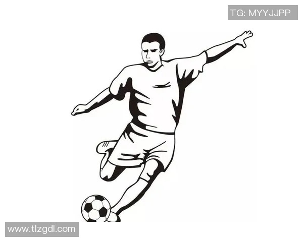 足球明星黑白画艺术作品展现儿童对足球的热爱与梦想